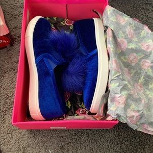 6 1/2 slip on Betsey Johnson slip ons